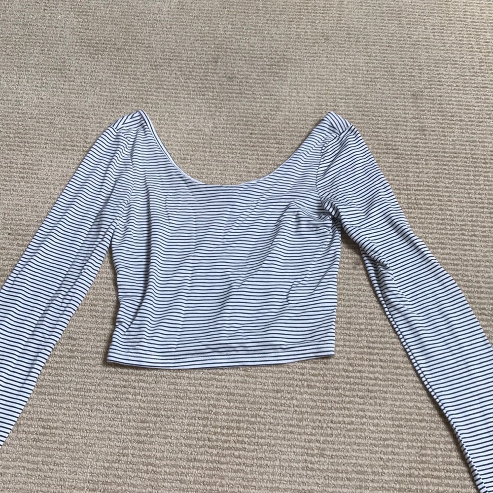 long sleeve Crop top